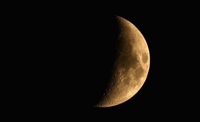 Ahlat'ta ‘Yeni Ay’ hayran bıraktı