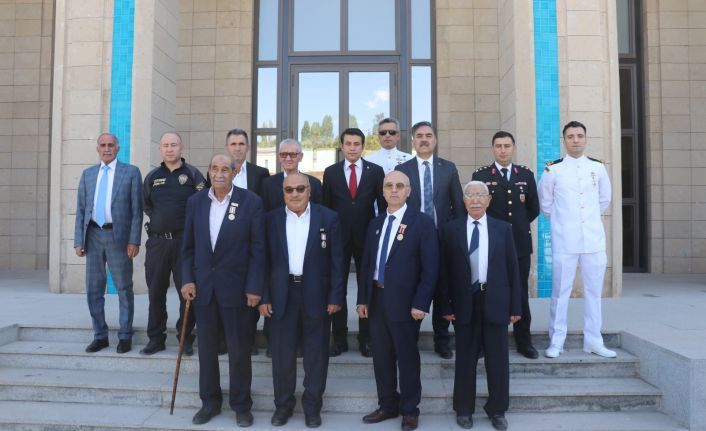 Ahlat'ta 19 Eylül Gaziler Günü Düzenlenen Törenle Kutlandı
