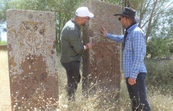 Ahlat’ta Türk büyüklerinin mezarları araştırılıyor