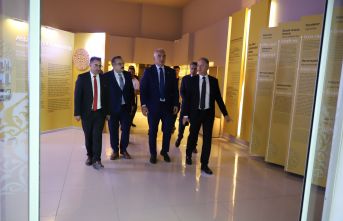 Kültür ve Turizm Bakanı Mehmet Nuri Ersoy, Ahlat Müzesi’ni ziyaret etti