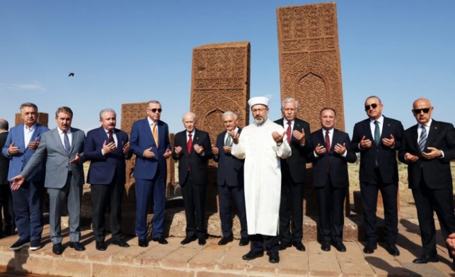 Cumhurbaşkanı Erdoğan’dan Selçuklu Mezarlığı ziyareti